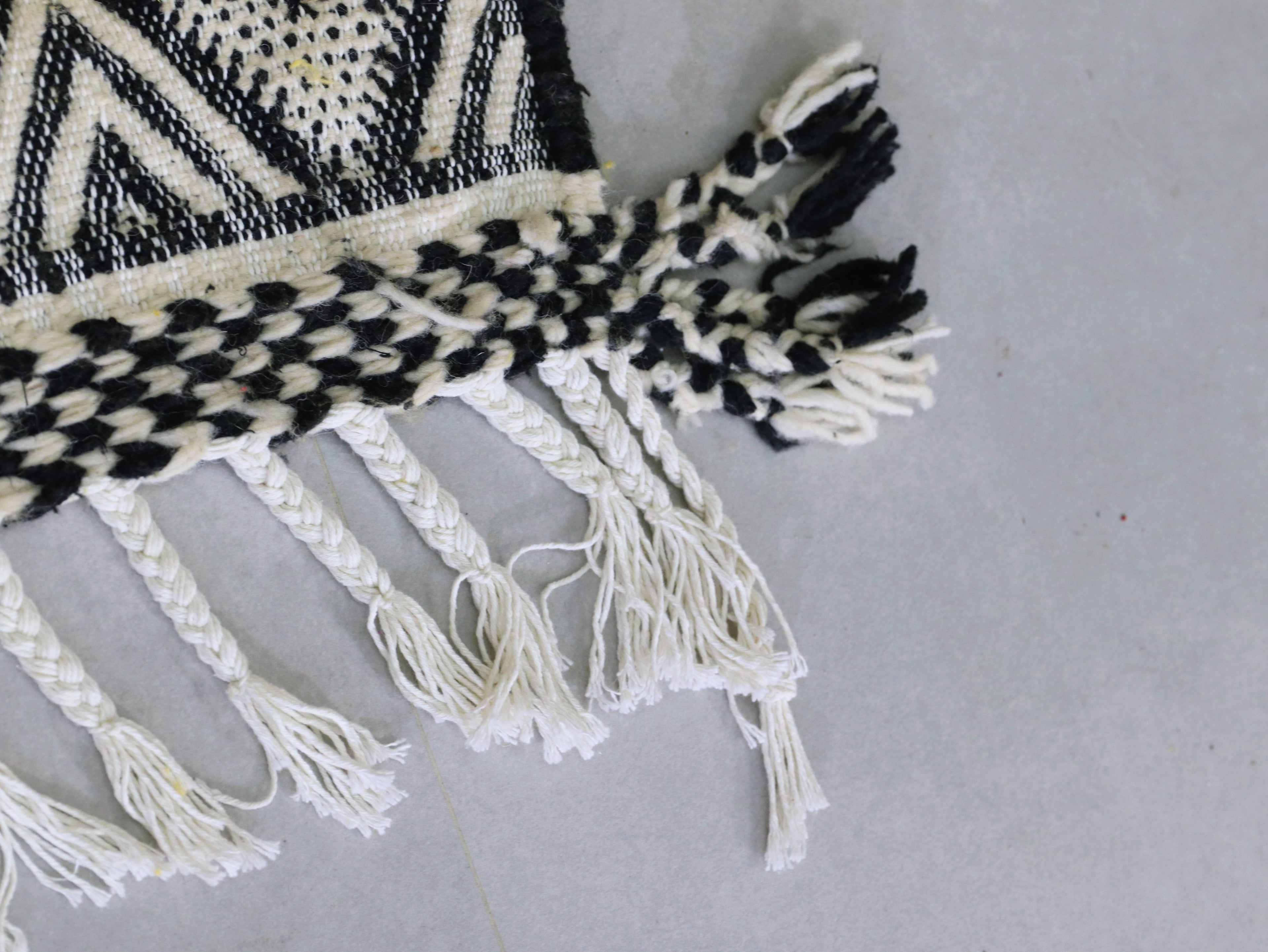 Handmade Moroccan  Rug 4x5 -  B25