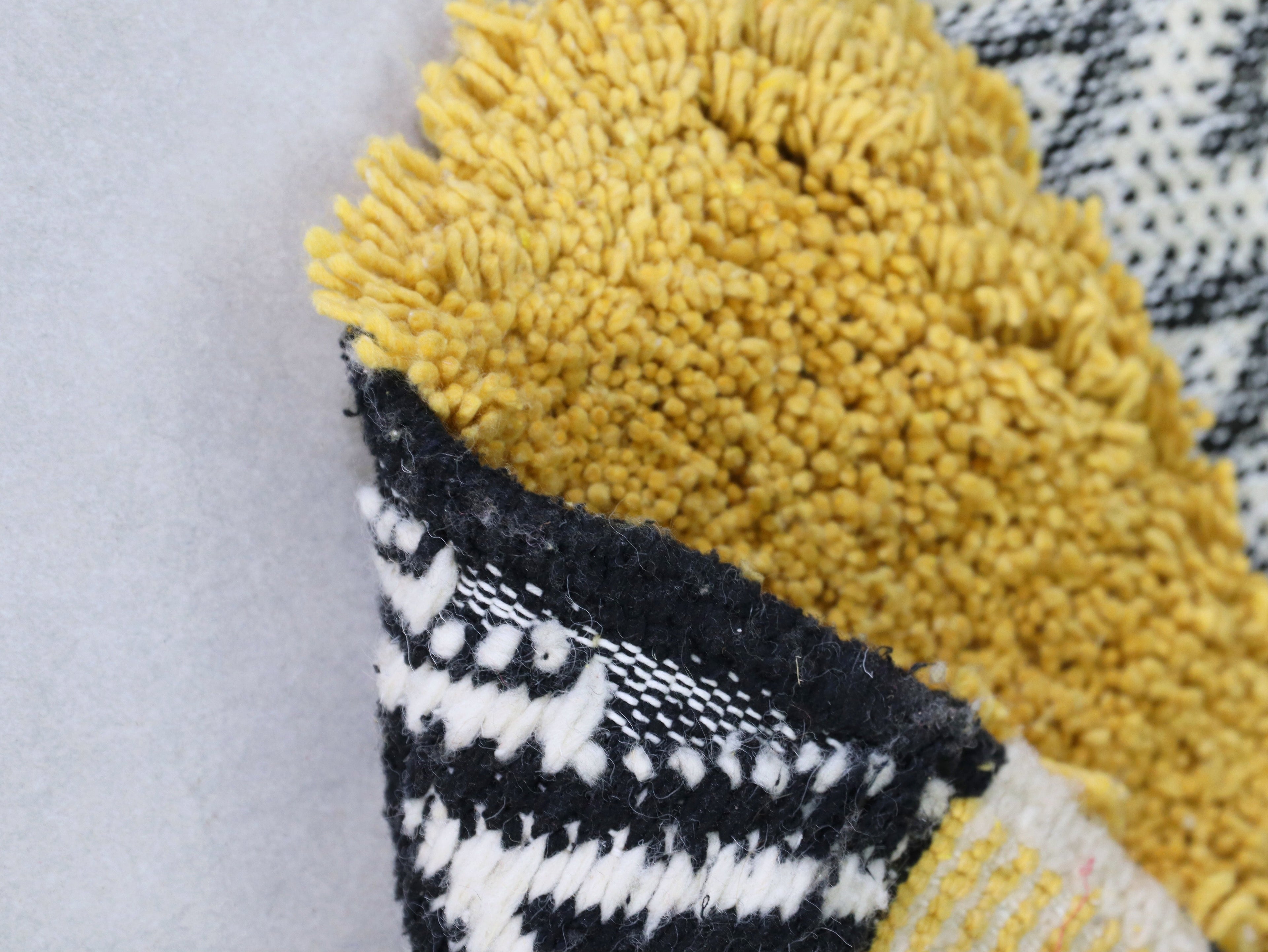 Handmade Moroccan  Rug 4x5 -  B25