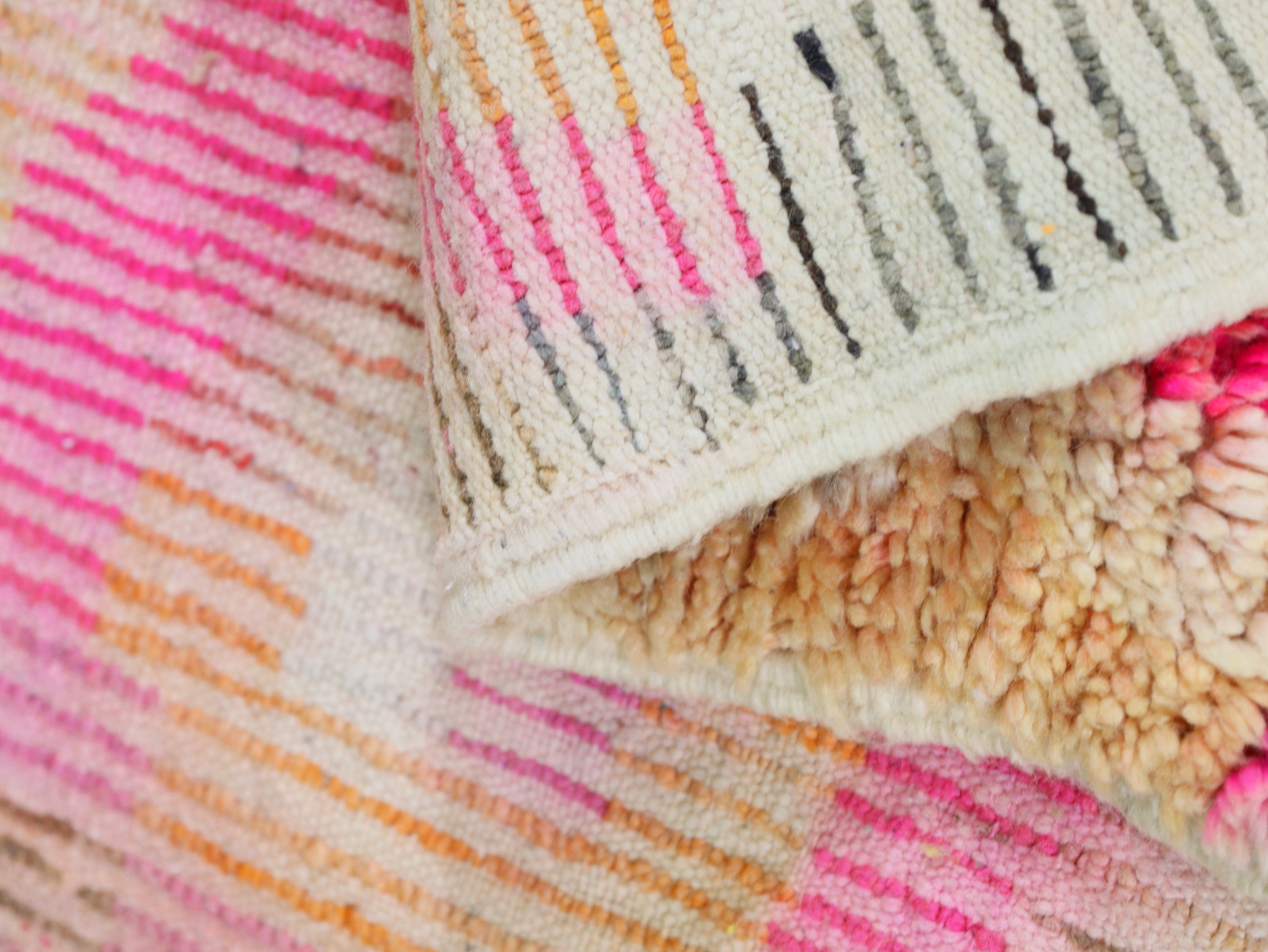 Moroccan Wool Rug 5x8 - B49