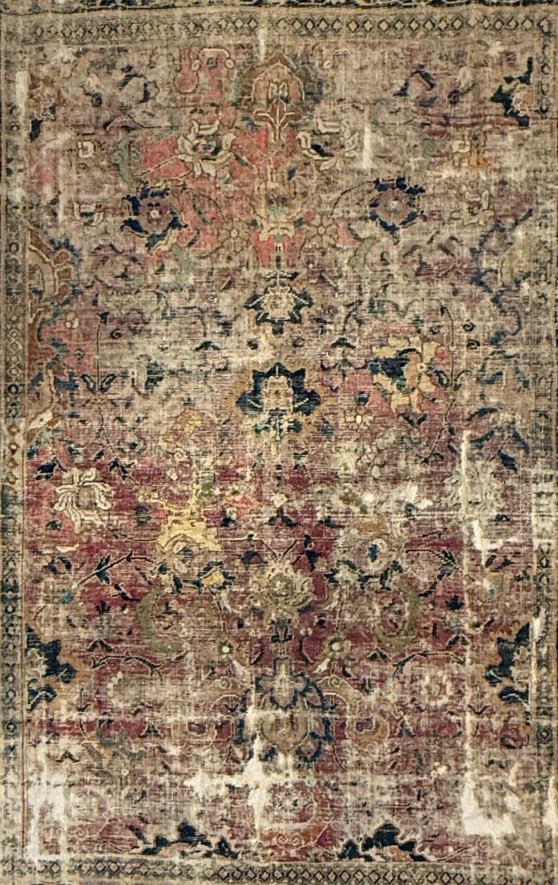 16th century Safavid Isfahan rug 30017